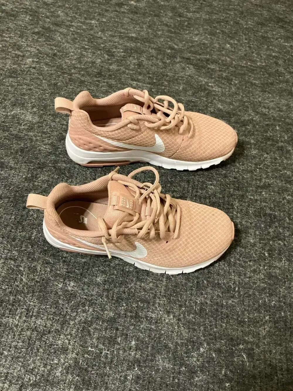 Nike Air Max Motion Women's Athletic Running Shoes - Particle Pink